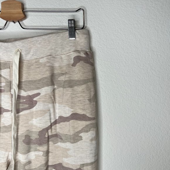 THREAD & SUPPLY Women's Camo Joggers New - Picture 3 of 5